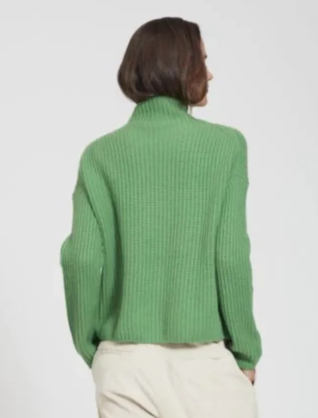 0039 ITALY LONA Turtleneck Sweater in Green 