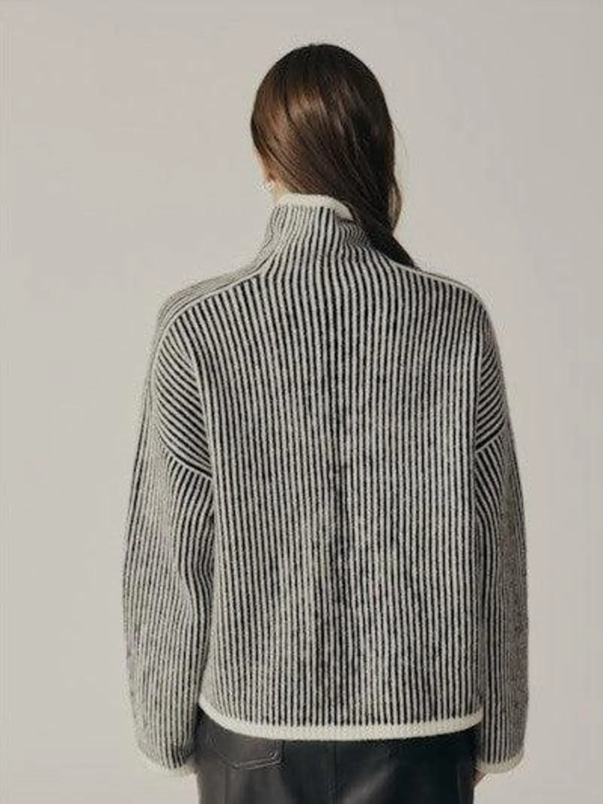 Genarium Turtleneck Sweater - Black/Cream