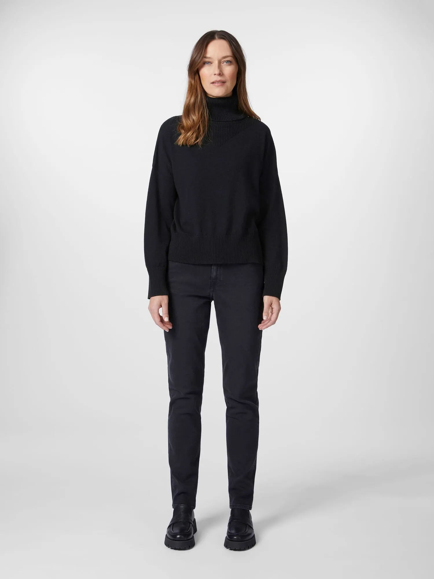 Ladies turtleneck sweater, Black | Manufactum