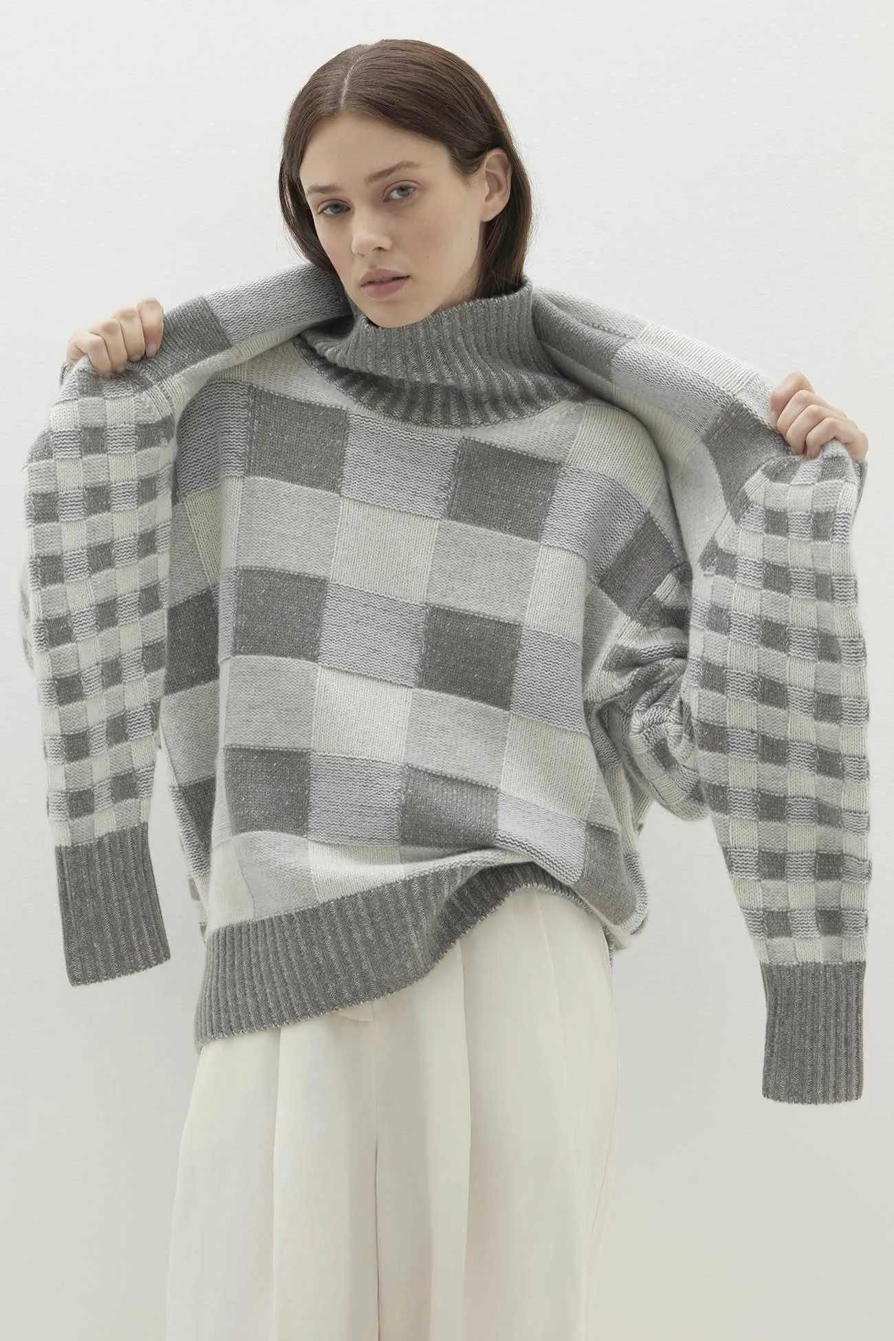 MIRELLA PLAID CASHMERE TURTLENECK SWEATER