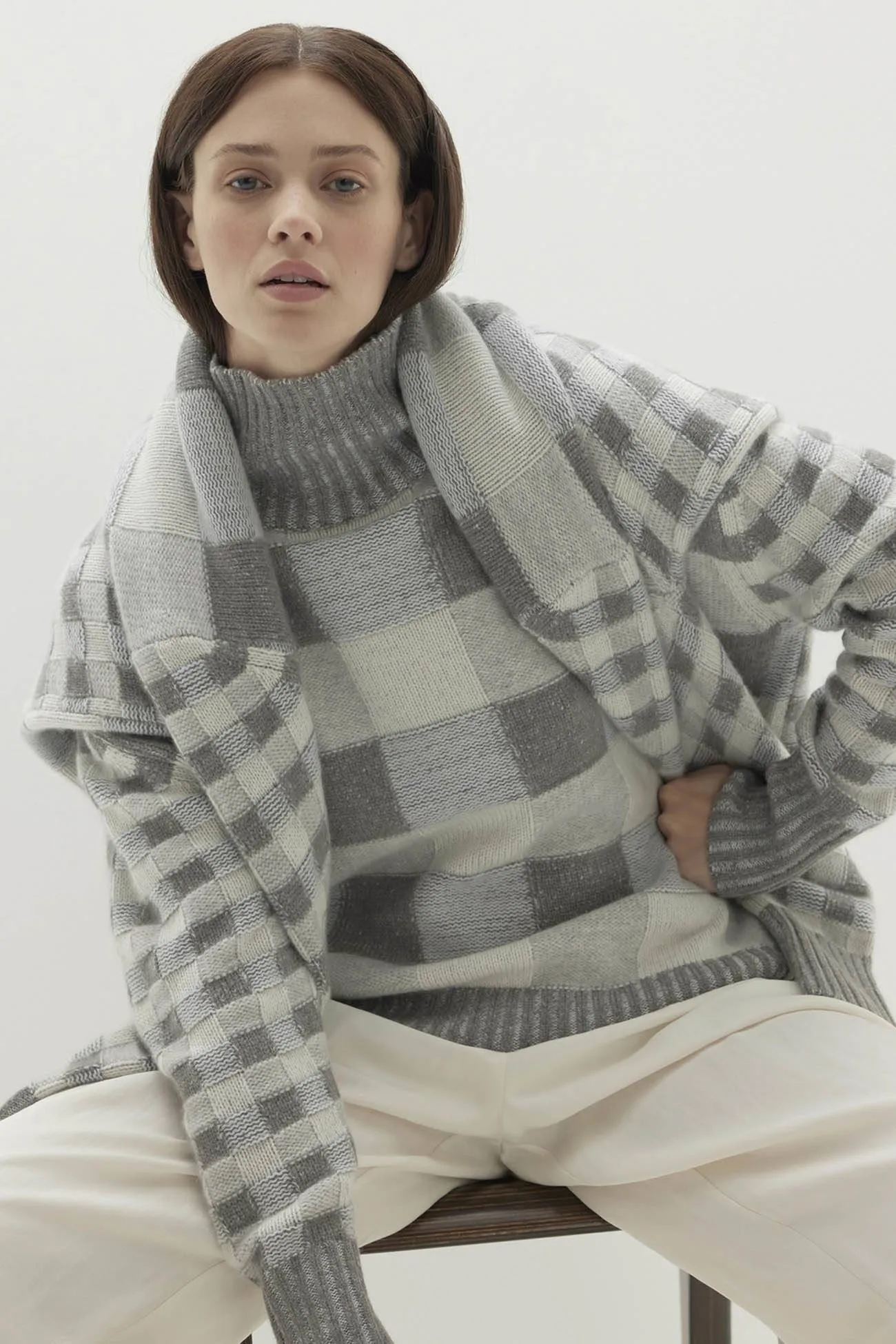 MIRELLA PLAID CASHMERE TURTLENECK SWEATER