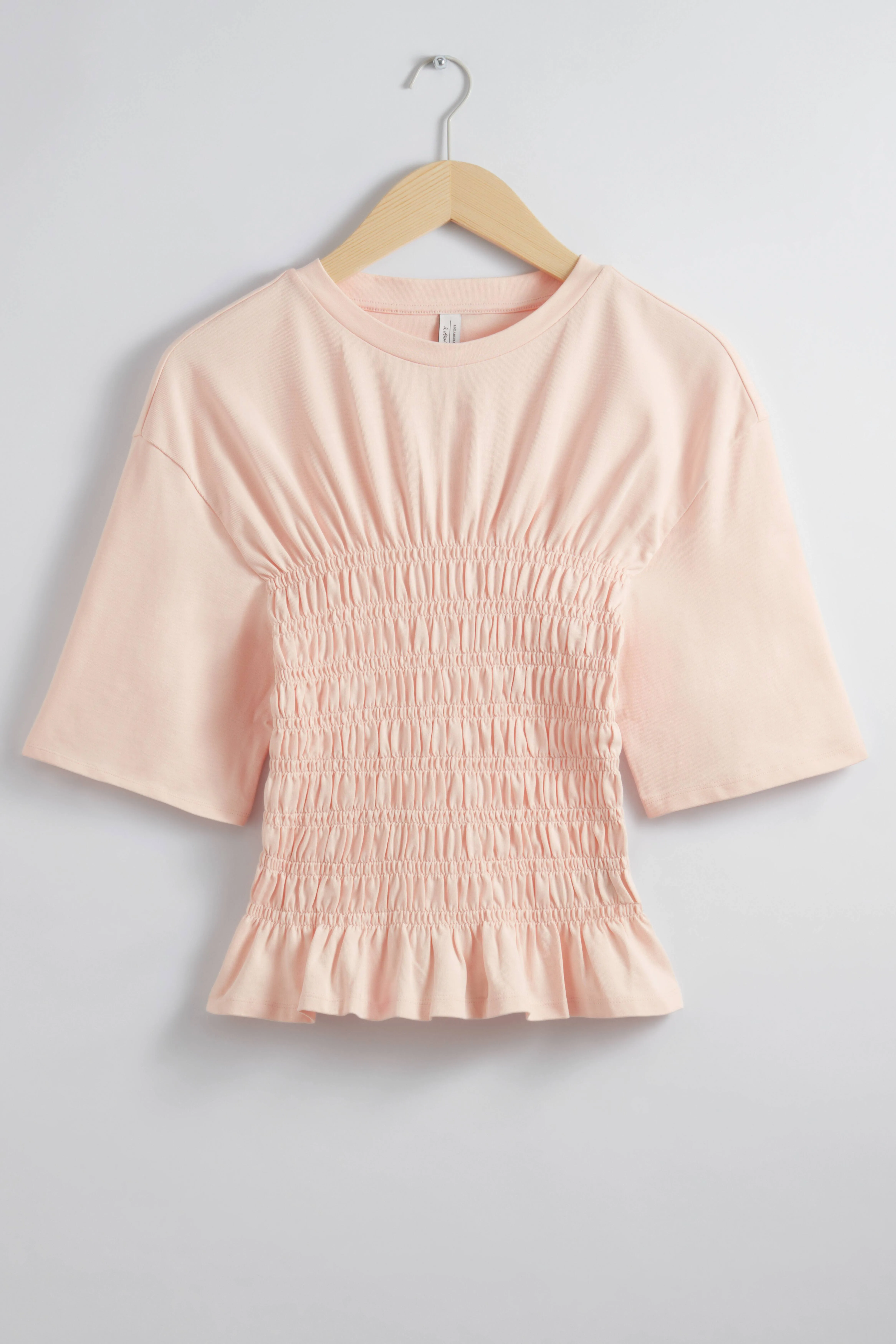 Smocked Crewneck Top - Crew-neck - Short sleeve - Peach - Ladies | H&M GB