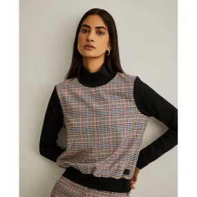 Turtleneck sweater with checkered pattern